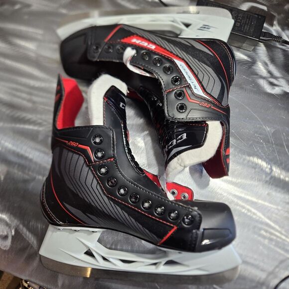 CCM Jet Speed SB Pro Ice Hockey Skates Intermediate Size 5 CM 24.2 NEW - Picture 7 of 12